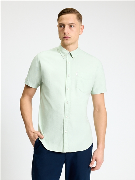 Short Sleeve Signature Oxford Shirt in Pistachio