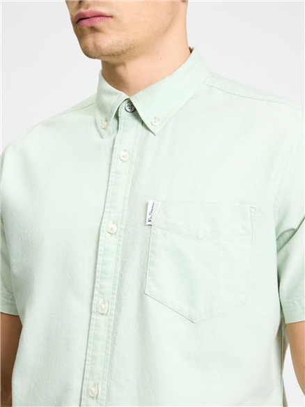 Short Sleeve Signature Oxford Shirt in Pistachio
