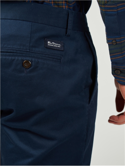 Signature Slim Stretch Chino