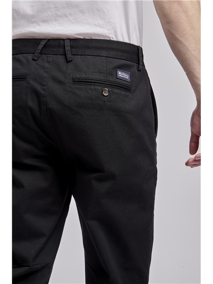 Signature Slim Stretch Chino