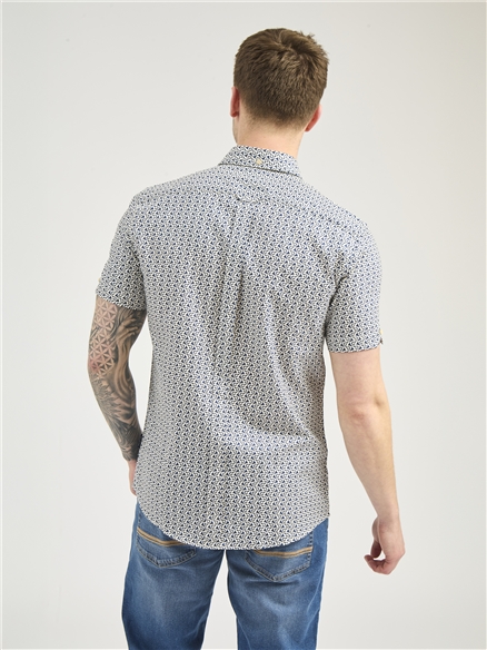 Short Sleeve Geo Wave Print Shirt