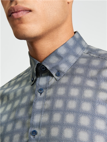 Short Sleeve Gradient Print Shirt in Indigo