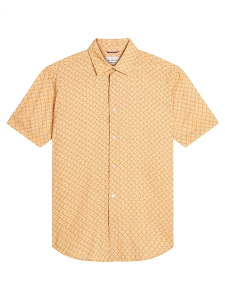 Short Sleeve Linear Geo Print Shirt in New Gold