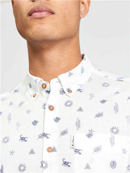Short Sleeve Festival Print Shirt in Snow White