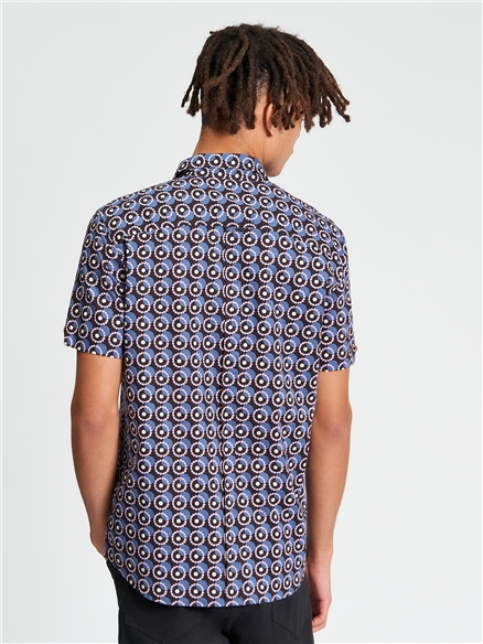 Short Sleeve Geo Spot Print Shirt in Coffee