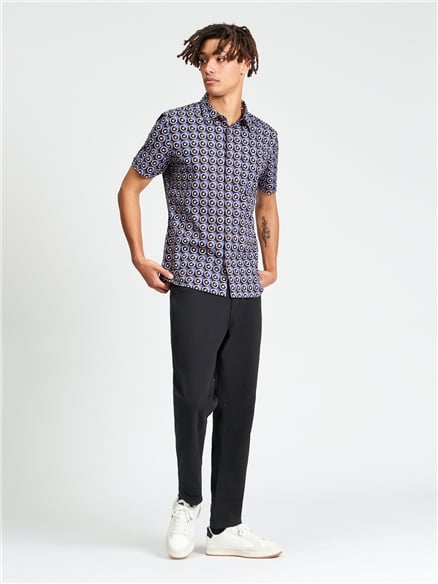 Short Sleeve Geo Spot Print Shirt in Coffee