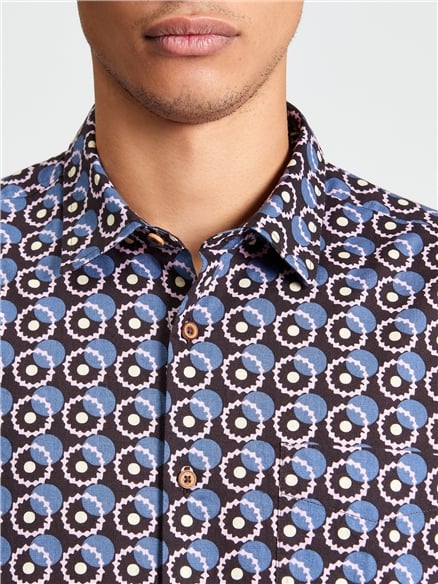 Short Sleeve Geo Spot Print Shirt in Coffee