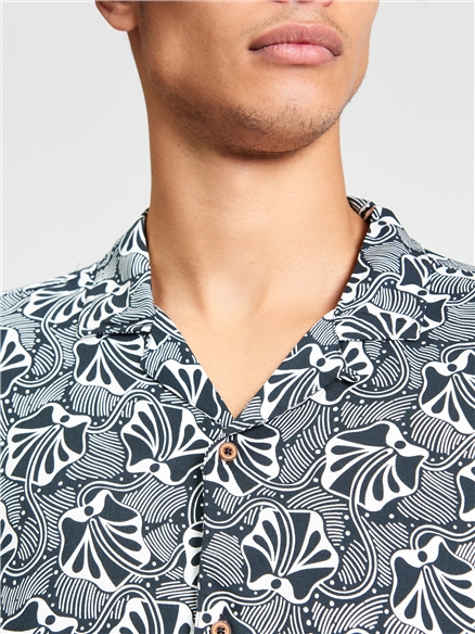 Short Sleeve Linear Floral Print Shirt in Black