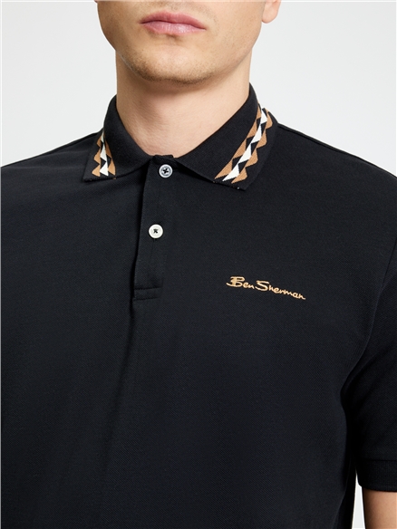 Collar Interest Polo in Black