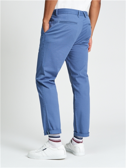 Signature Slim Stretch Chino in Indigo
