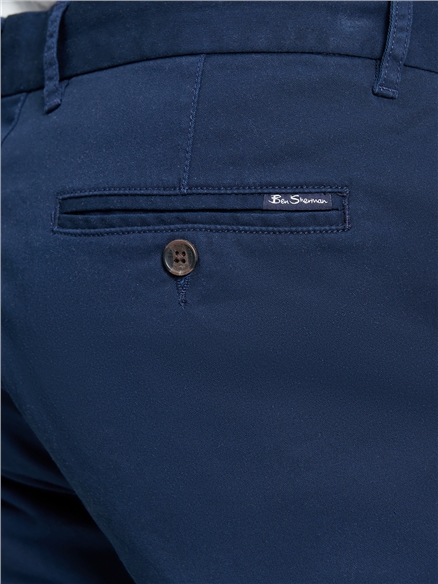 Signature Chino Short in Dark Navy