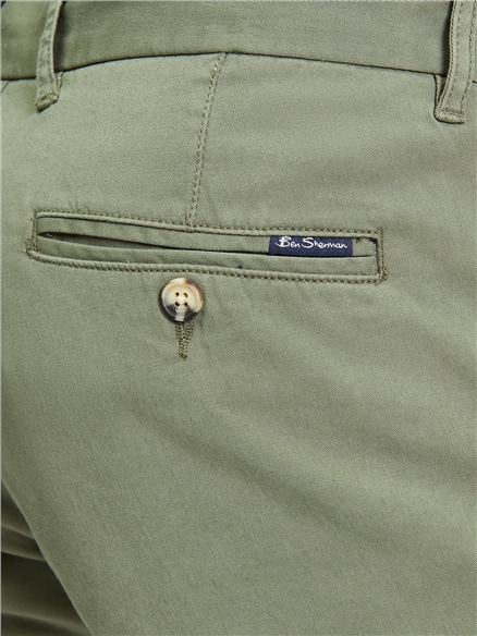Signature Chino Short in Loden