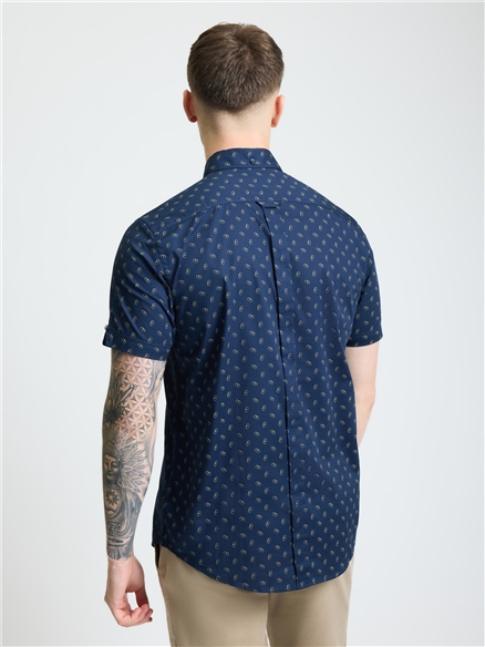 Short Sleeve Stipple Geo Print Shirt in Dark Navy