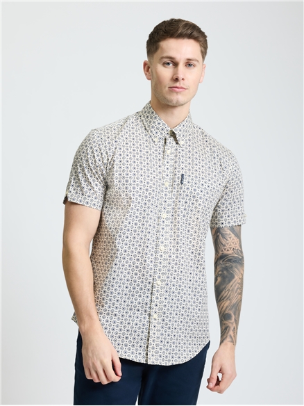Short Sleeve Block Geo Print Shirt in Fog