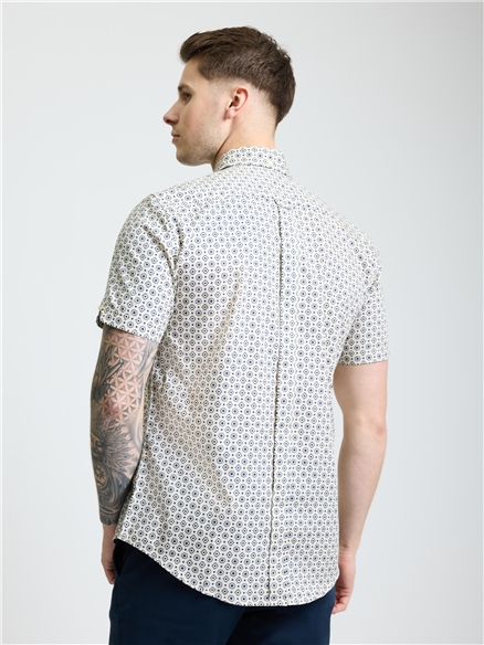 Short Sleeve Block Geo Print Shirt in Fog