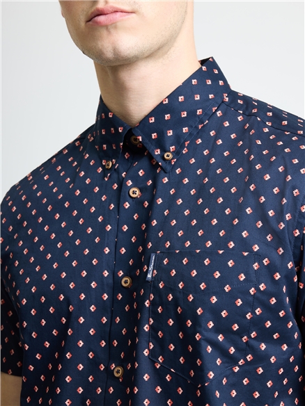 Short Sleeve Split Geo Print Shirt in Dark Navy
