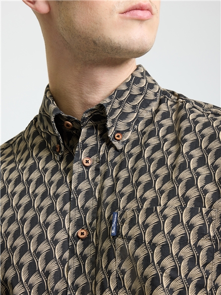 Short Sleeve Block Leaf Print Shirt in Black