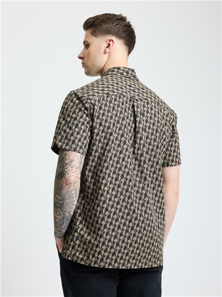 Short Sleeve Block Leaf Print Shirt in Black