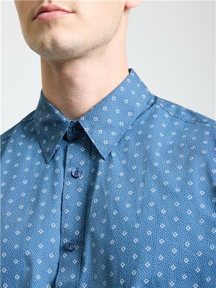 Long Sleeve Stipple Geo Print Shirt in Indigo