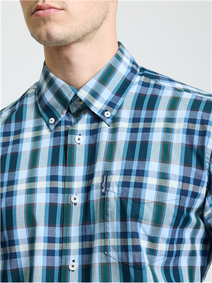 Short Sleeve Irregular Check Shirt in Dark Green