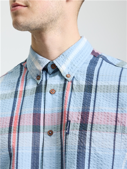 Short Sleeve Seersucker Check Shirt in Dusky Blue