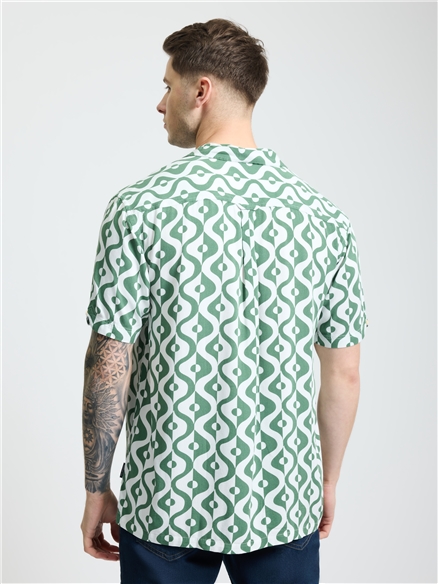 Short Sleeve Carnaby Geo Print Shirt in Forest