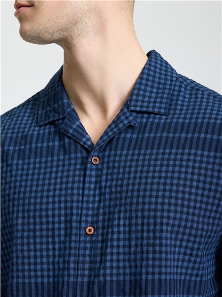 Short Sleeve Seersucker Gingham Shirt in Dark Navy