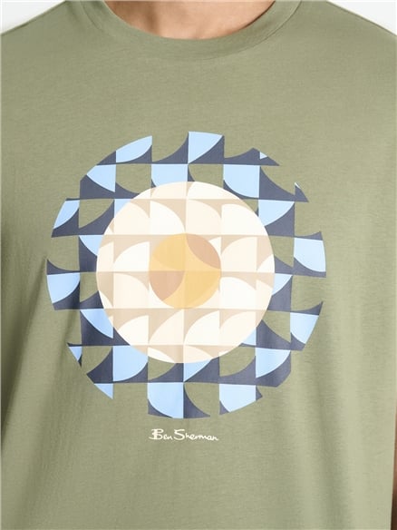 Geo Target Tee in Litchen Green