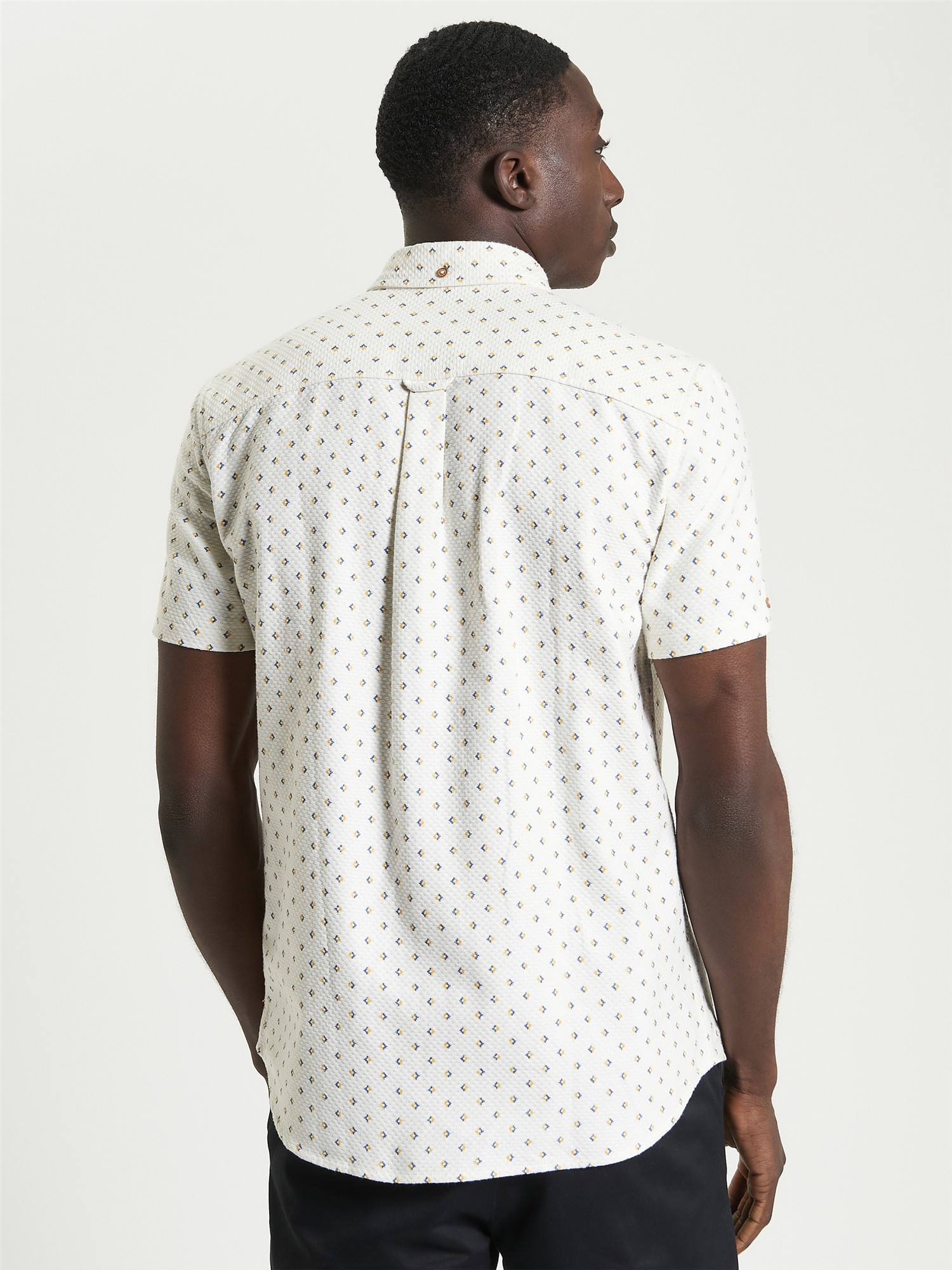 Short Sleeve Split Geo Print Shirt