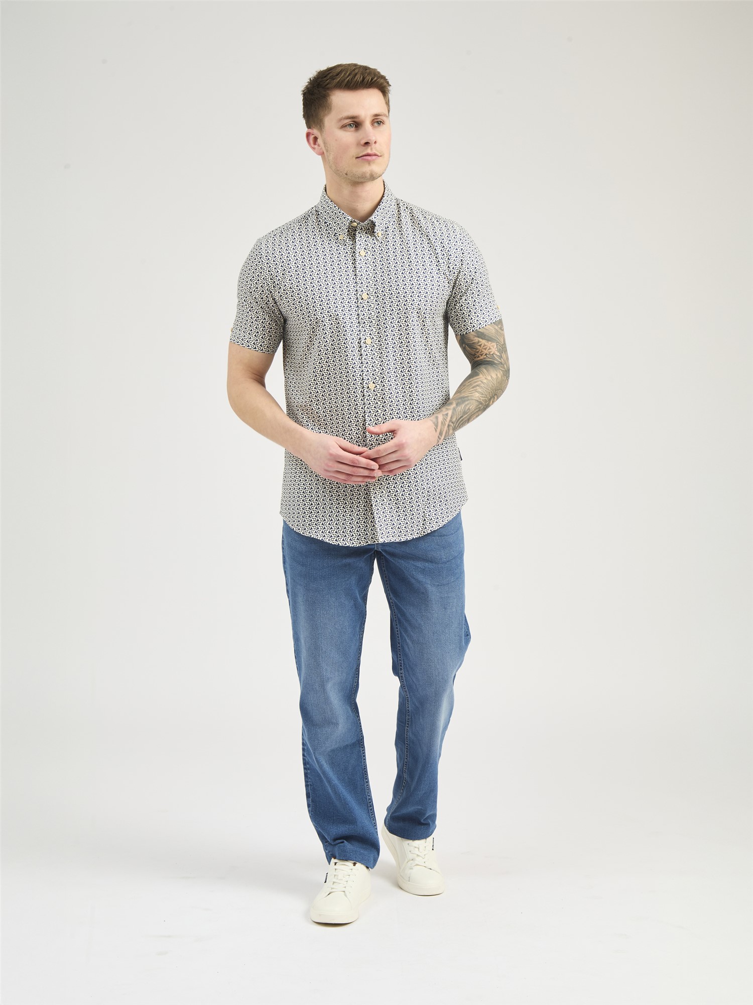 Short Sleeve Geo Wave Print Shirt