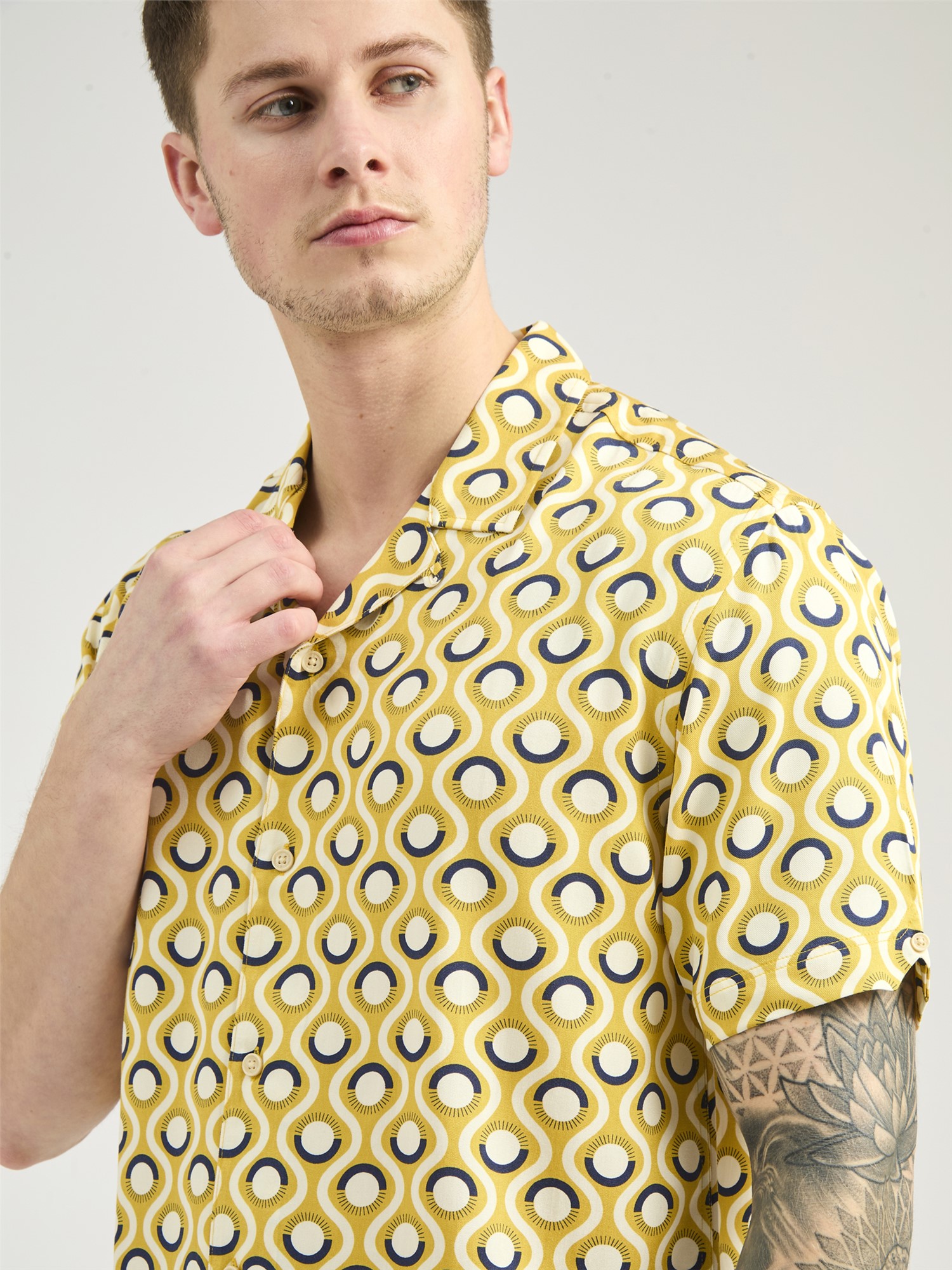 Short Sleeve Retro Geo Print Shirt