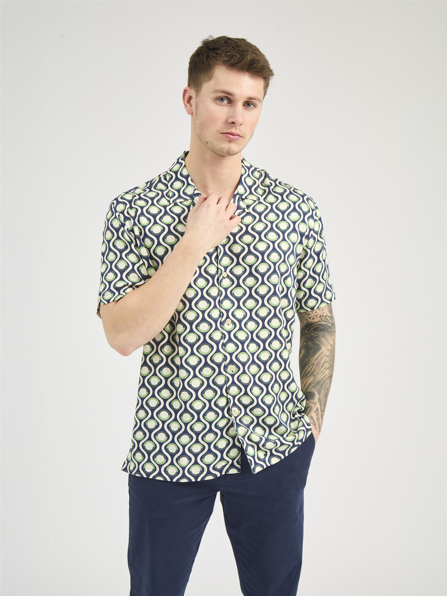 Short Sleeve Retro Geo Print Shirt
