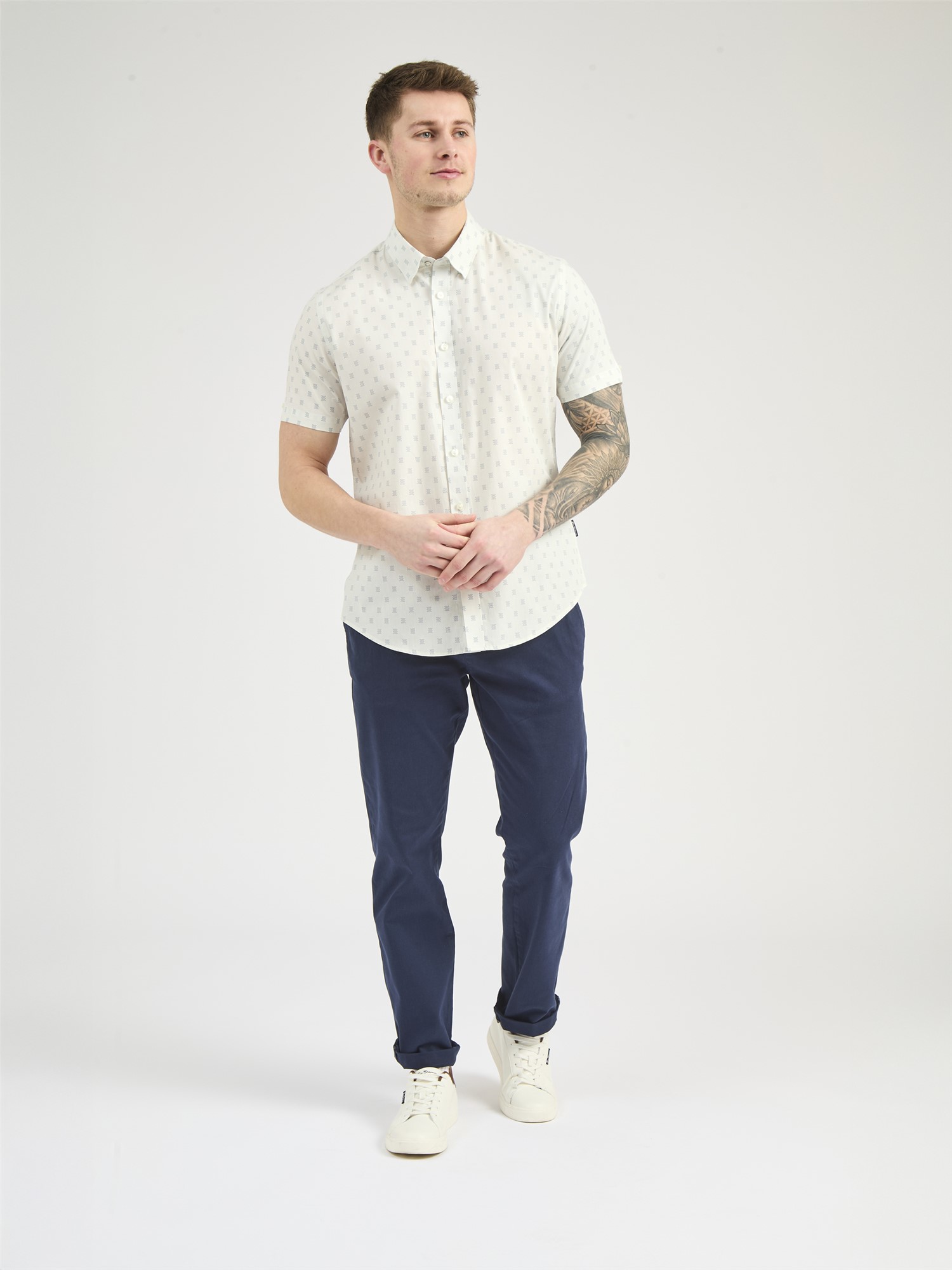 Short Sleeve Stipple Geo Print Shirt