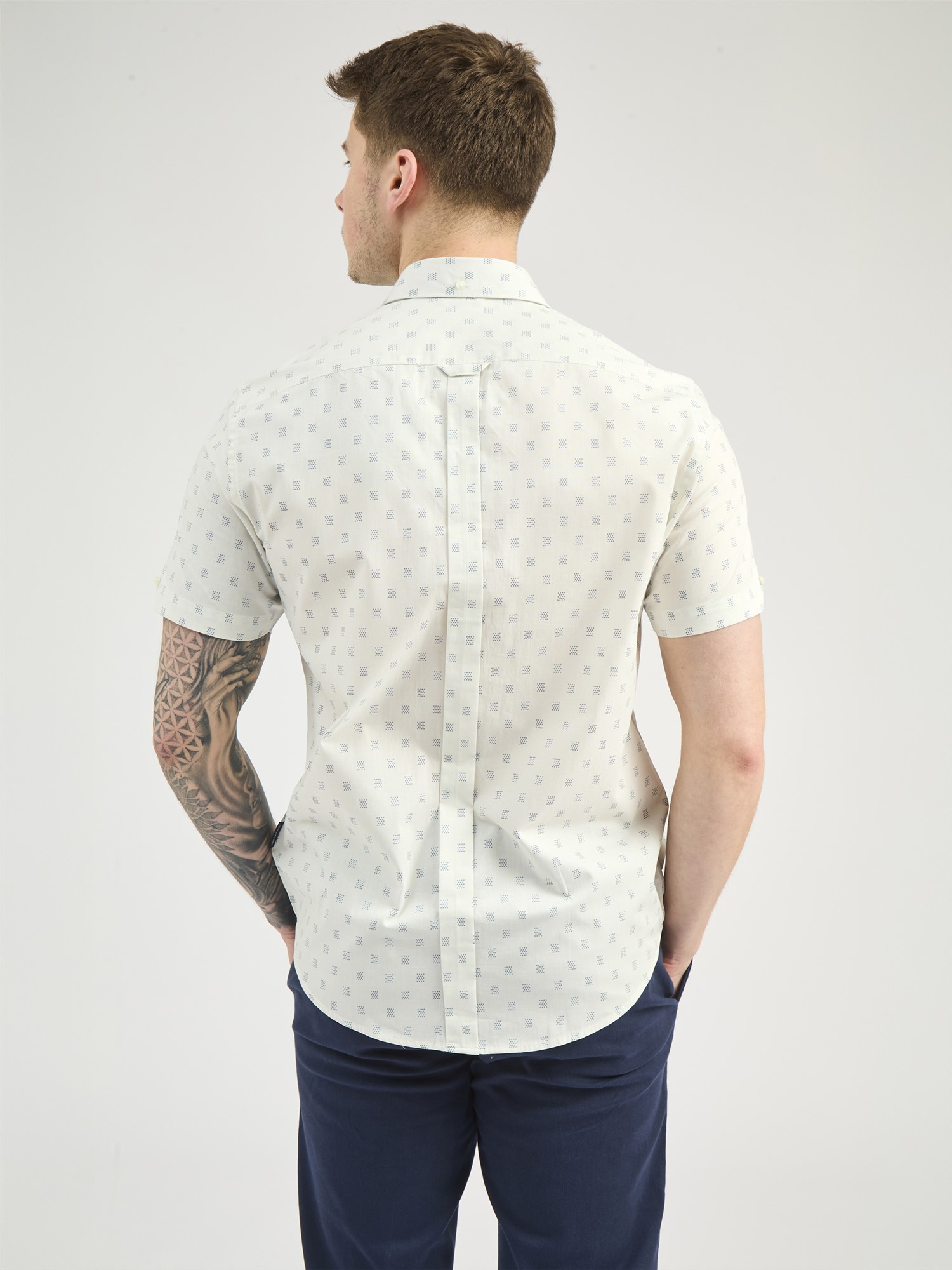 Short Sleeve Stipple Geo Print Shirt