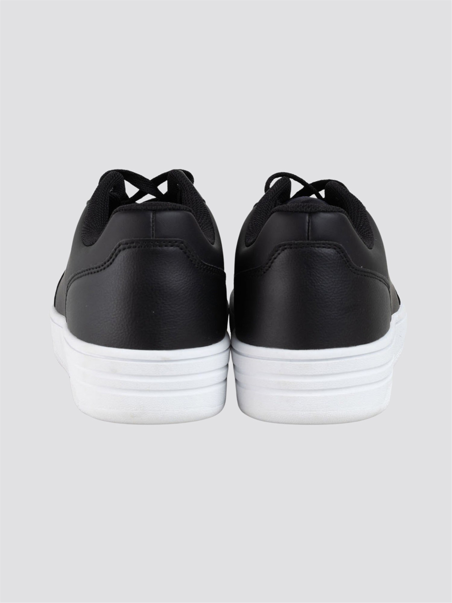 Braxton Wide Fit Black Trainer
