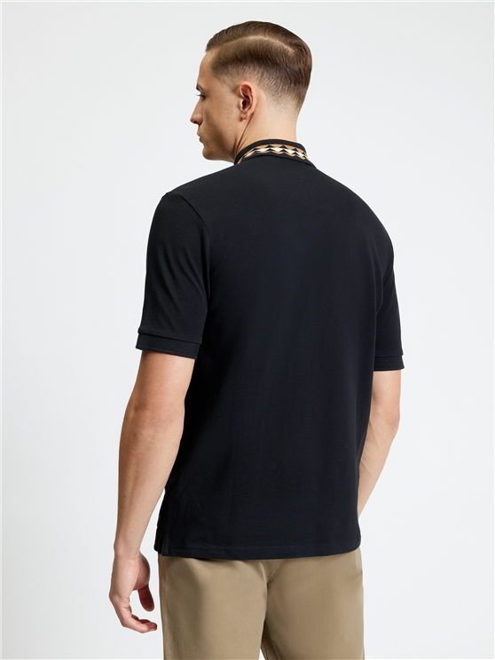 Collar Interest Polo in Black